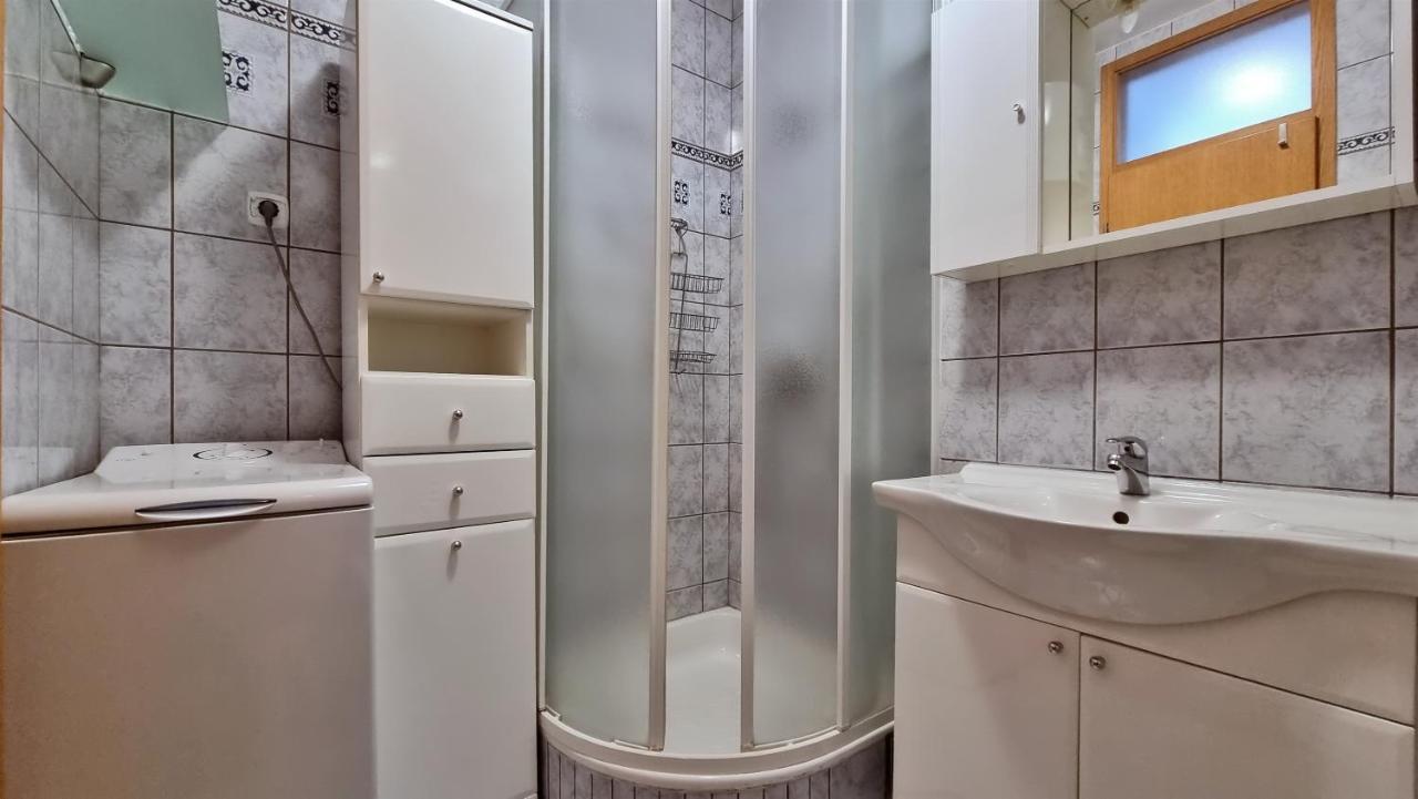 Apartment Cesarica Омиш Экстерьер фото