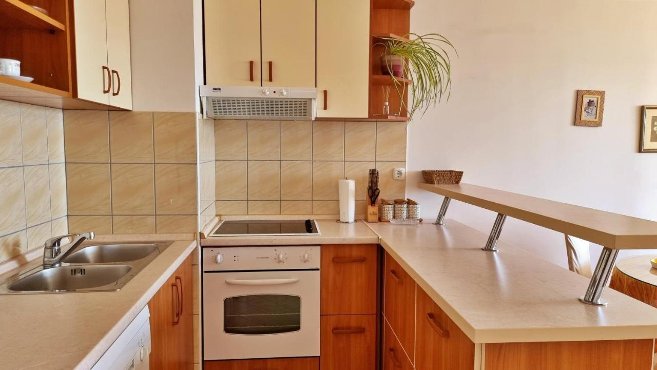 Apartment Cesarica Омиш Экстерьер фото