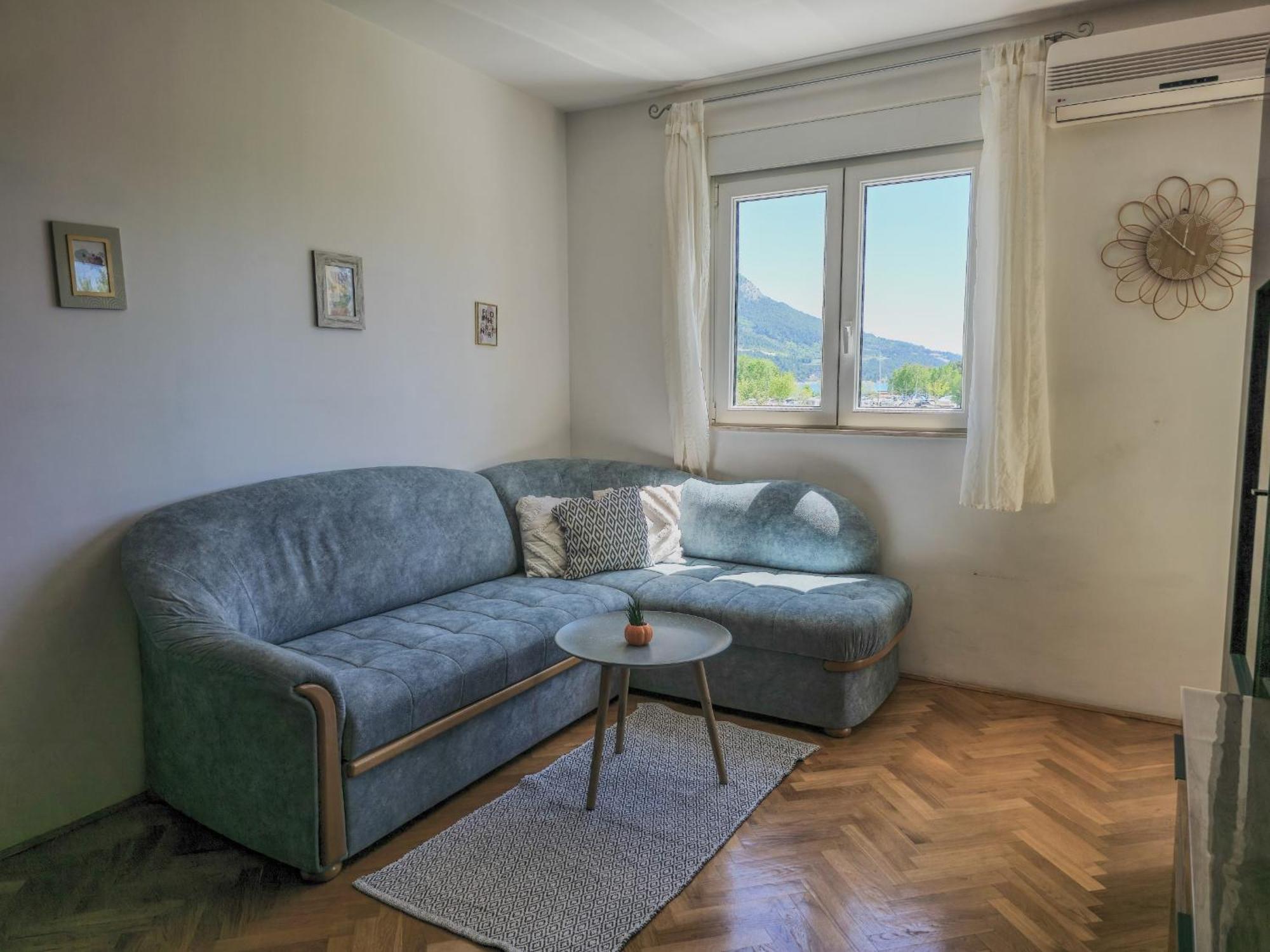Apartment Cesarica Омиш Экстерьер фото